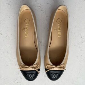 CLASSIC Chanel Ballerina Flats Beige/Black - Size 36